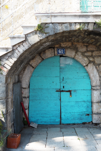 Podgoran rantakadun värikkäät talot, Magarskan Riviera, Kroatia