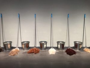 Iiu Susiraja, Arjen sankarit, 2013, installaatio, Kiasma